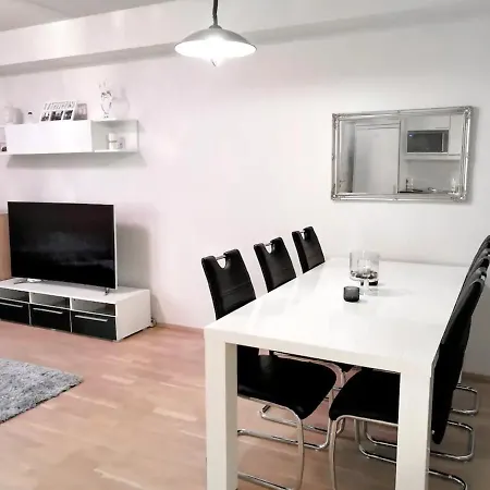 Comfortable 1-bedroom With Sauna Nearby Airport *